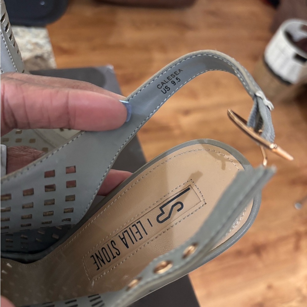 Leila Stone Women's Elegant Gray Sandals